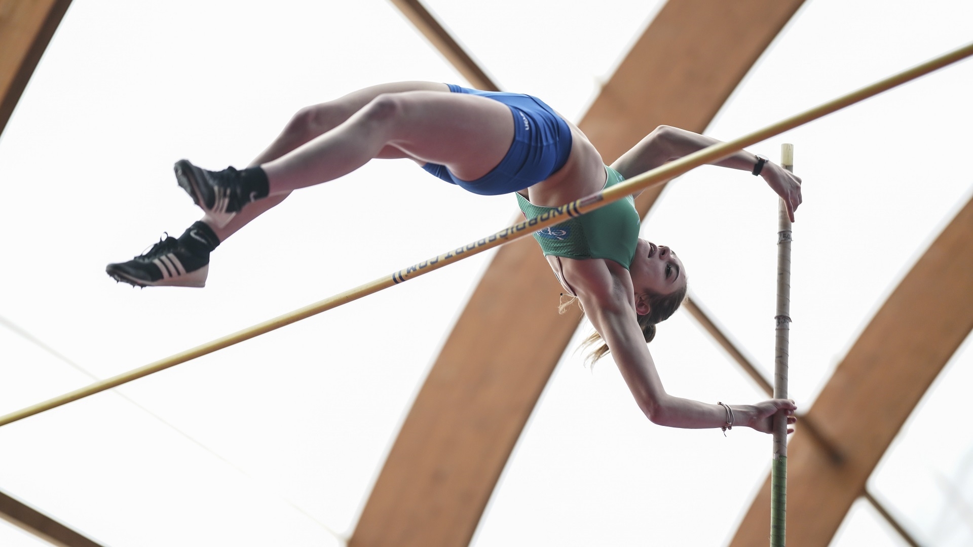 Indoor Pole Vault Circuit: 4 Tappe a Canegrate