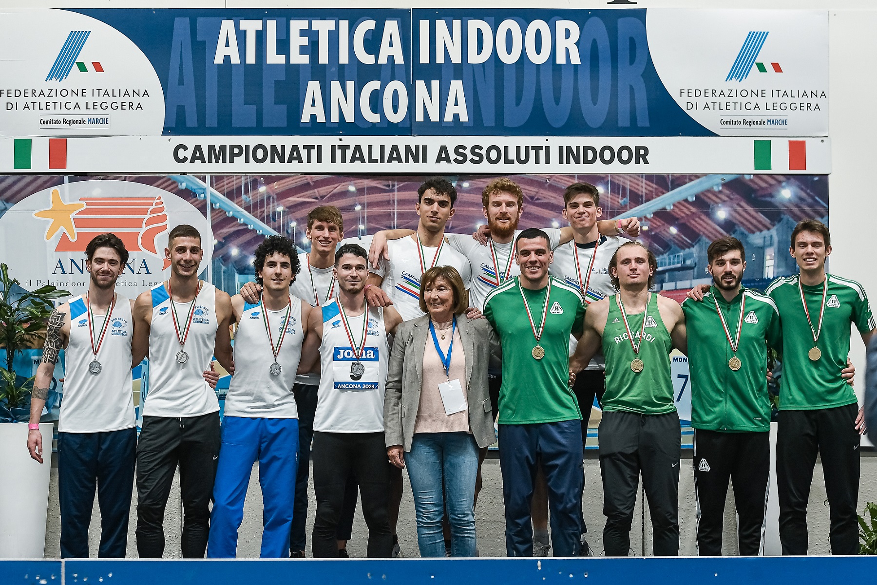 4x400 M Ancona indoor podio 2023
